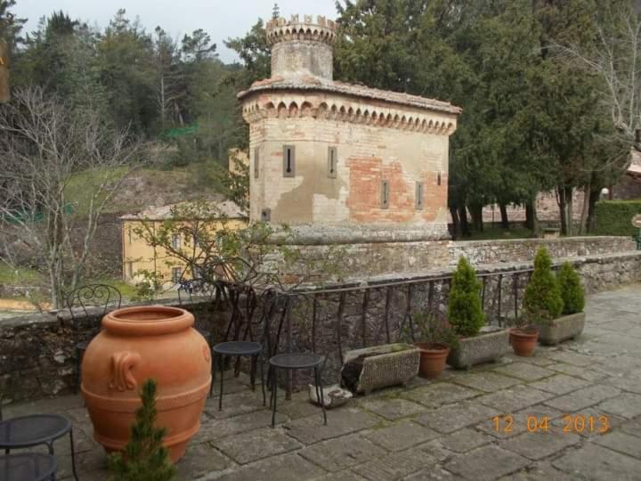 Agora Apartman Montecatini Val di Cecina Kültér fotó